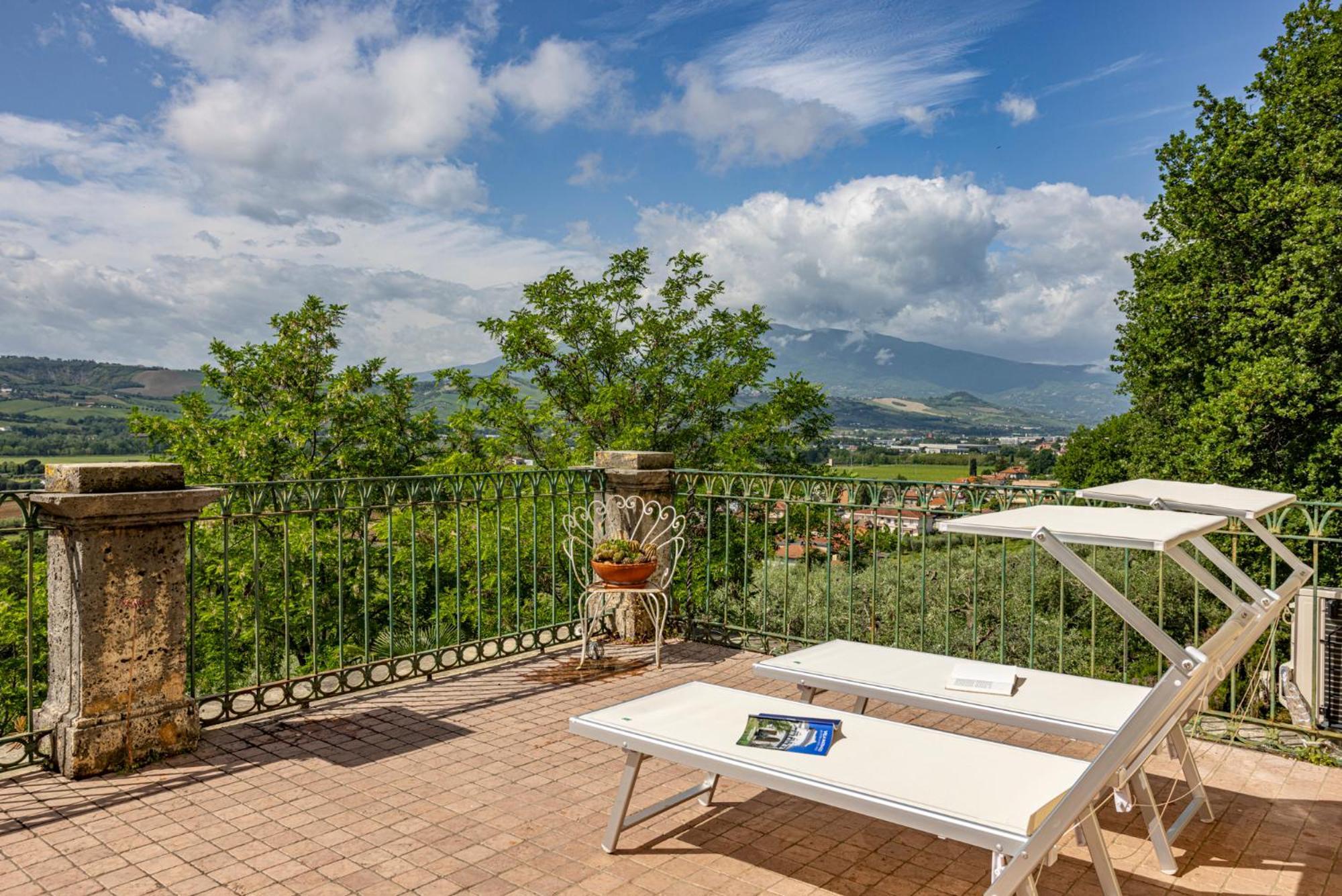 B&B In An 1800S Frescoed Villa With Panoramic Solarium And Historic Park - Villa Mastrangelo Colli del Tronto Exterior foto